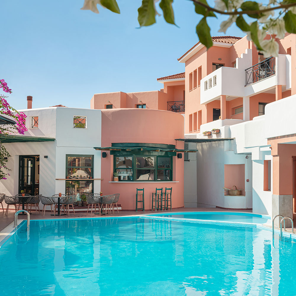 Εστιατόριο & Pool Bar