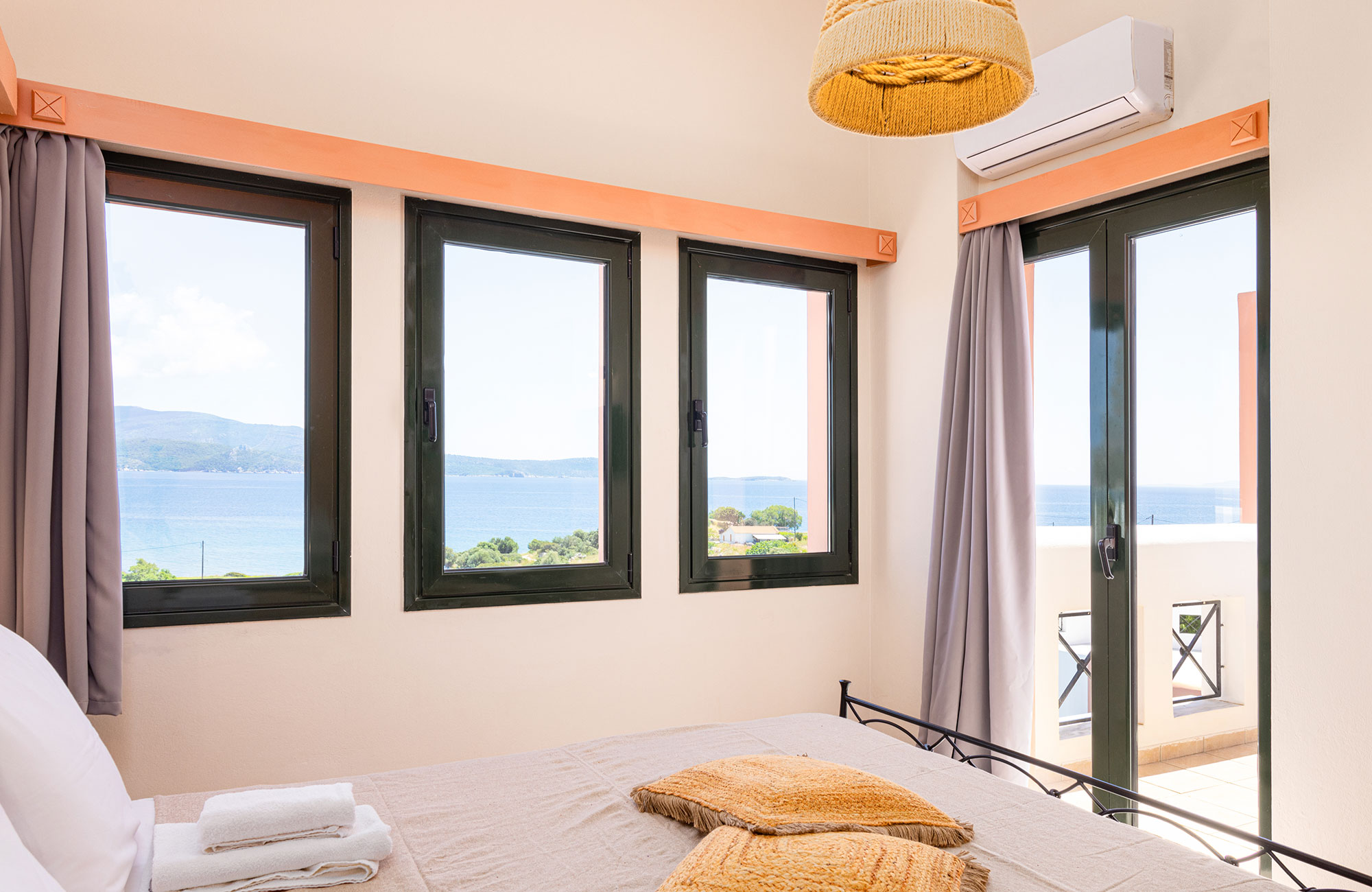 Μεζονέτα Με Θέα Θάλασσα – 5 Επισκέπτες